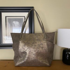 ⭐️HOST PICK⭐️NWT STELLA & DOT Bleecker Tote✨